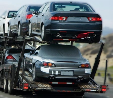 Driveaway Service vs. Auto Transport: Choosing the Best Car Shipping Option image